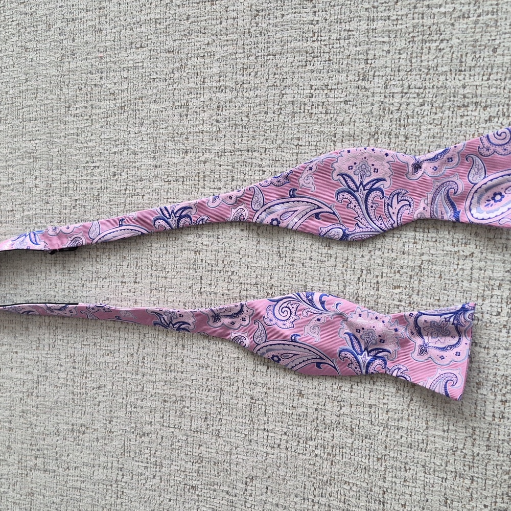 Notch Rupert Pink/Blue Silk Paisley Bow-Tie